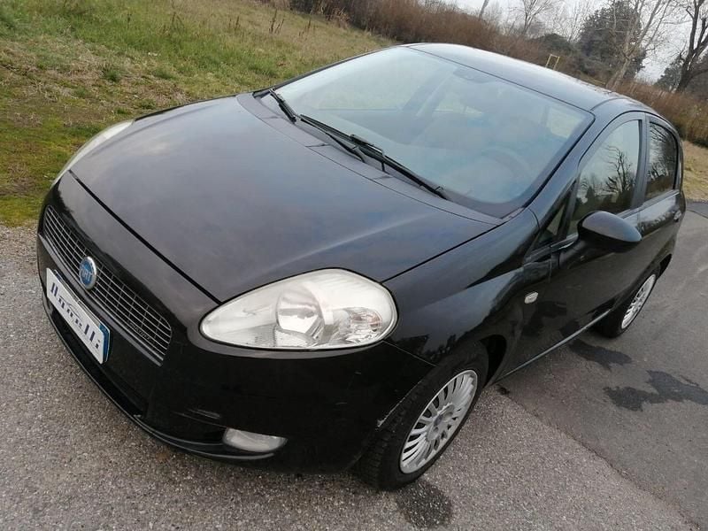 Usata Fiat Grande Punto Dynamic 75 CV (55 kW) 2007 Nero Utilitaria