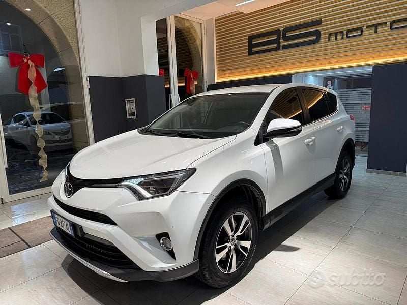 Usata Toyota RAV4 Business Edition 142 CV (104 kW) 2016 Bianco SUV