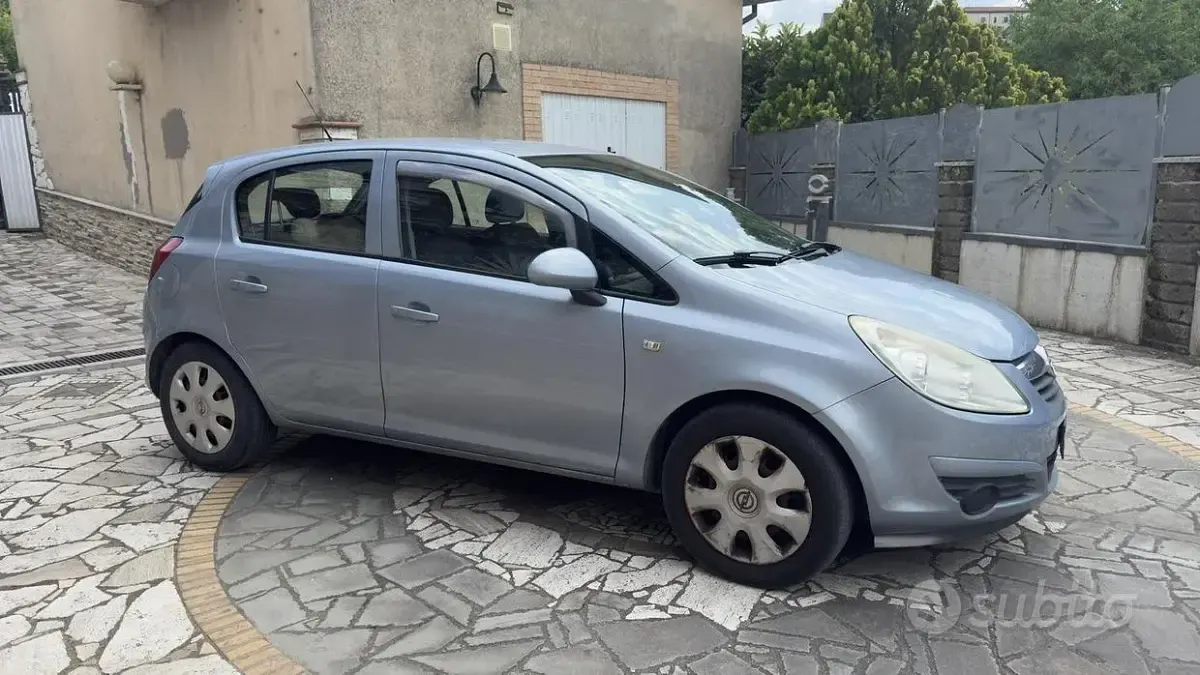 Usata Opel Corsa 90 CV (66 kW) 2009 Utilitaria