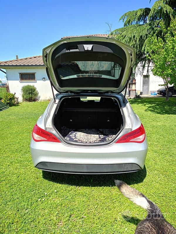Usata Mercedes CLA180 Shooting Brake Business 109 CV (80 kW) 2016 Grigio Station wagon