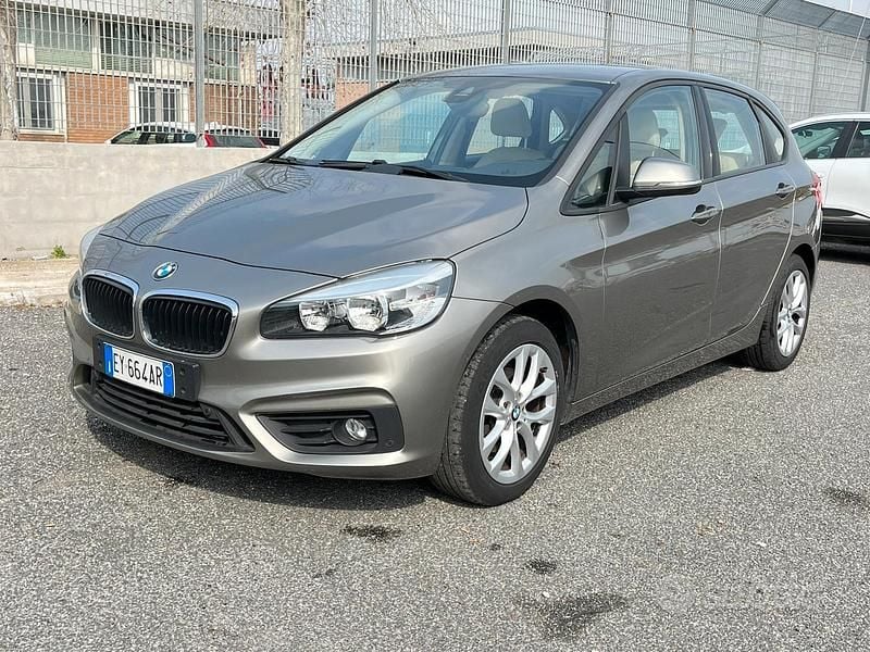 Grigio Usata 2015 BMW 218 Monovolume | 9990 € (Buon prezzo) - Immagine 1/1