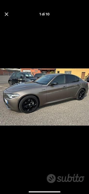 Usata 2019 Alfa Romeo Giulia Executive Tre volumi | 16.800 € (Buon prezzo) - Immagine 1/4