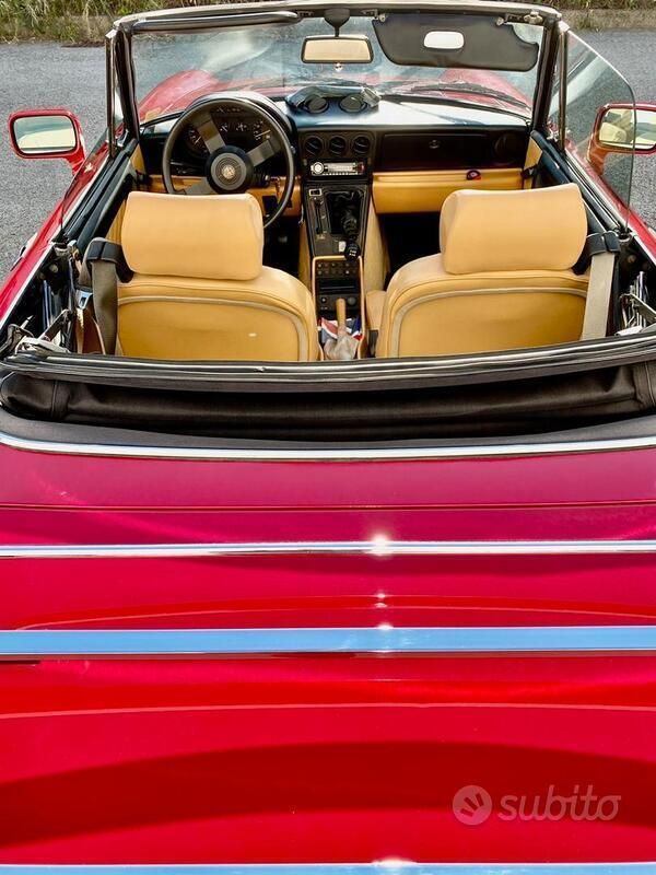 Usata Alfa Romeo Spider 106 CV (77 kW) 1990 Rosso Cabrio