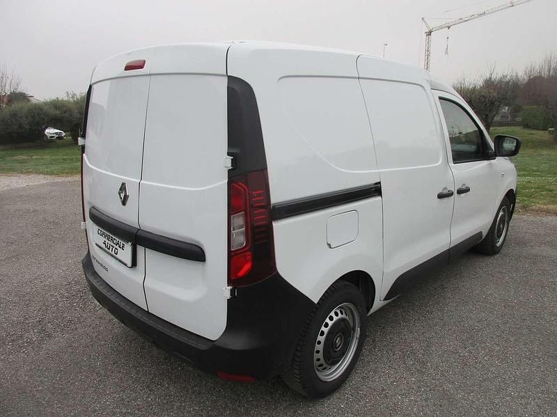 Usado Renault Kangoo 95 CV (69 kW) 2023 Blanco Monovolumen