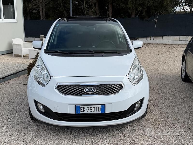 Usata Kia Venga 90 CV (66 kW) 2011 Bianco Utilitaria