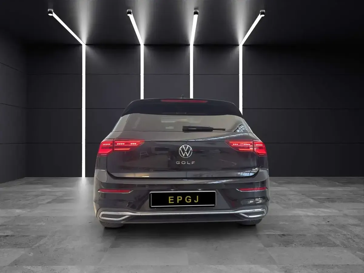 Usata VW Golf VIII Active 150 CV (110 kW) 2023 Other Berlina