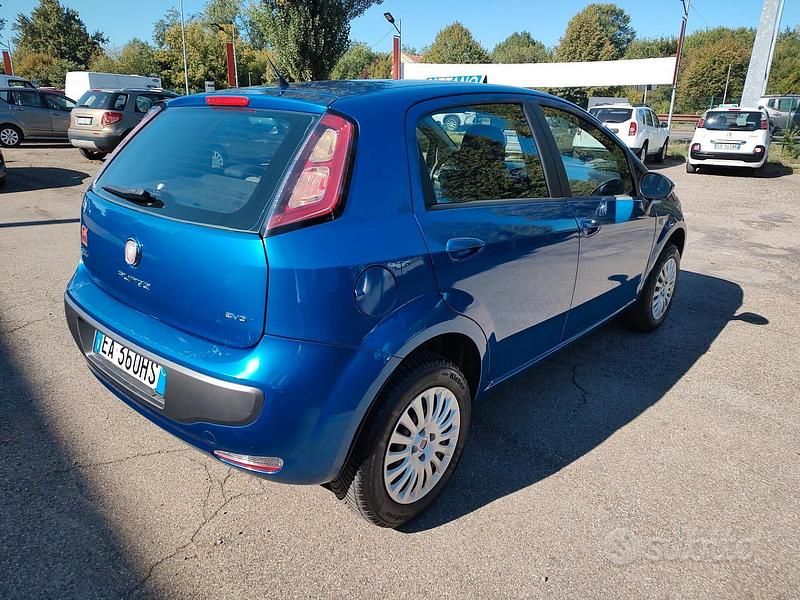 Usata Fiat Punto Evo Active 77 CV (56 kW) 2010 Blu Utilitaria