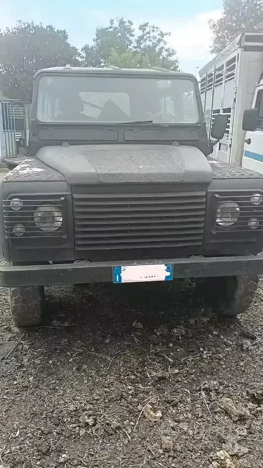 Usata Land Rover Defender 86 CV (63 kW) 1987 Nero SUV