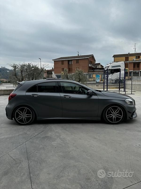 Usata Mercedes A200 Premium 136 CV (100 kW) 2017 Grigio Berlina
