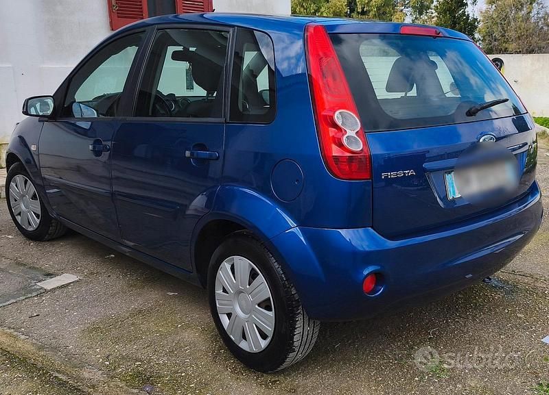 Usata Ford Fiesta 2008 Blu Berlina
