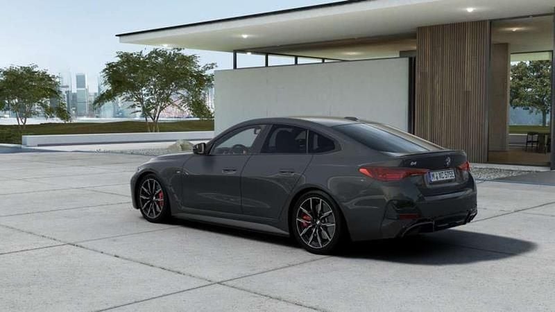 Nuova BMW i4 M Sport 294 kW (401 CV) 2026 Dravit grey metallizzato Berlina