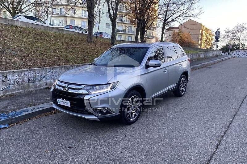 Usata Mitsubishi Outlander Instyle 150 CV (110 kW) 2019 Grigio SUV
