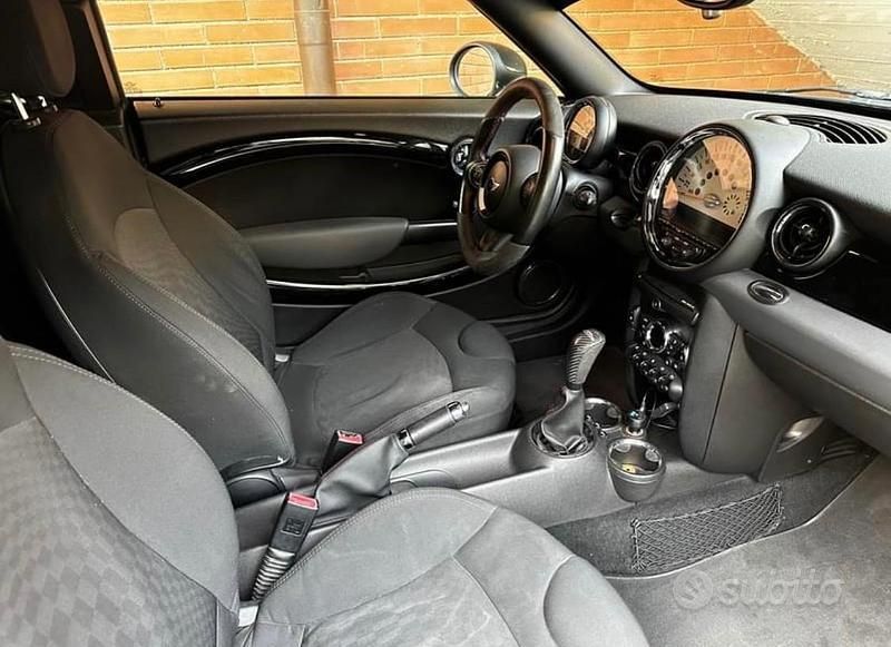 Usata Mini Coupé 184 CV (135 kW) 2011 Bianco Coupé
