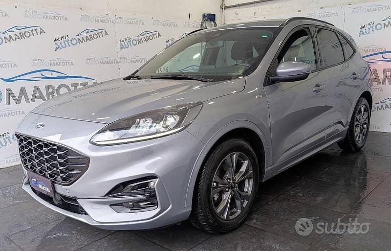 Usata Ford Kuga ST-Line X 120 CV (88 kW) 2021 Solar silver SUV