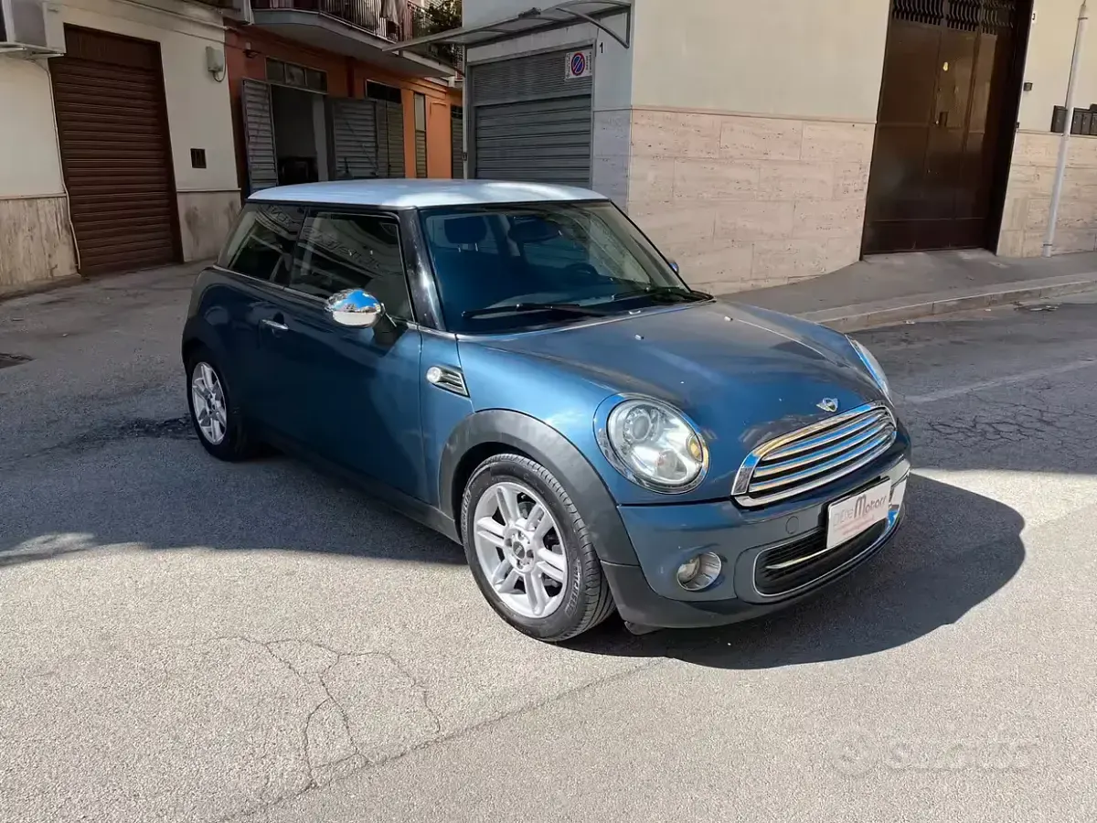 Usata Mini Cooper 122 CV (89 kW) 2010 Blu Utilitaria