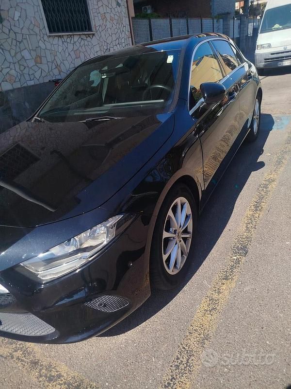 Usata Mercedes A180 116 CV (85 kW) 2021 Nero Berlina