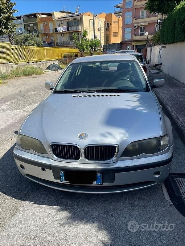 Grigio Usata 2004 BMW 320 Berlina | 800 € (Super prezzo) - Immagine 1/3
