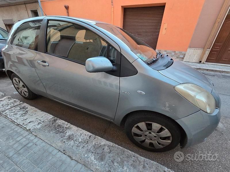 Usata Toyota Yaris 90 CV (66 kW) 2007 Utilitaria