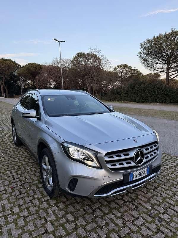 Usata Mercedes GLA200 136 CV (100 kW) 2019 SUV