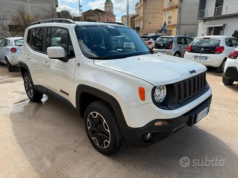 Usata Jeep Renegade Trailhawk 170 CV (125 kW) 2015 Bianco SUV