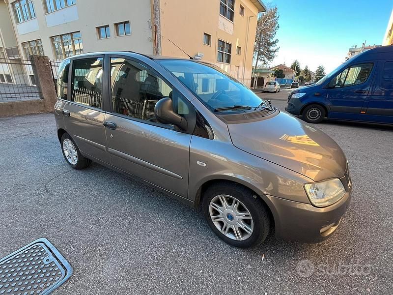 Grigio Usata 2007 Fiat Multipla Dynamic Monovolume | 2900 € (Buon prezzo) - Immagine 1/4