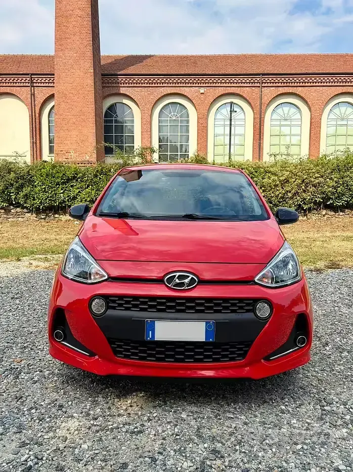 Usata Hyundai i10 67 CV (49 kW) 2019 Rosso Utilitaria