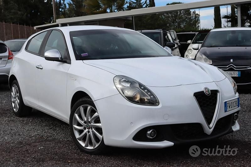 Usata Alfa Romeo Giulietta Super 120 CV (88 kW) 2019 Bianco Berlina