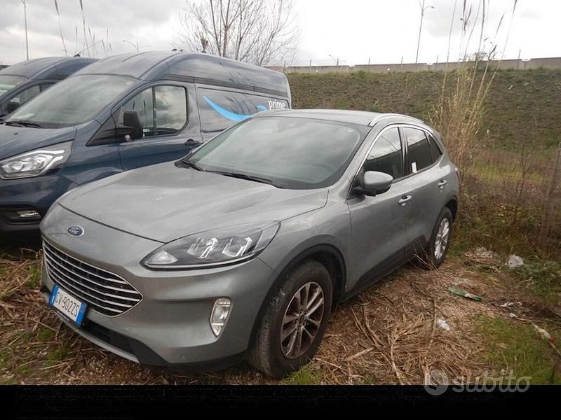 Usata Ford Kuga Titanium 120 CV (88 kW) 2024 Grigio SUV
