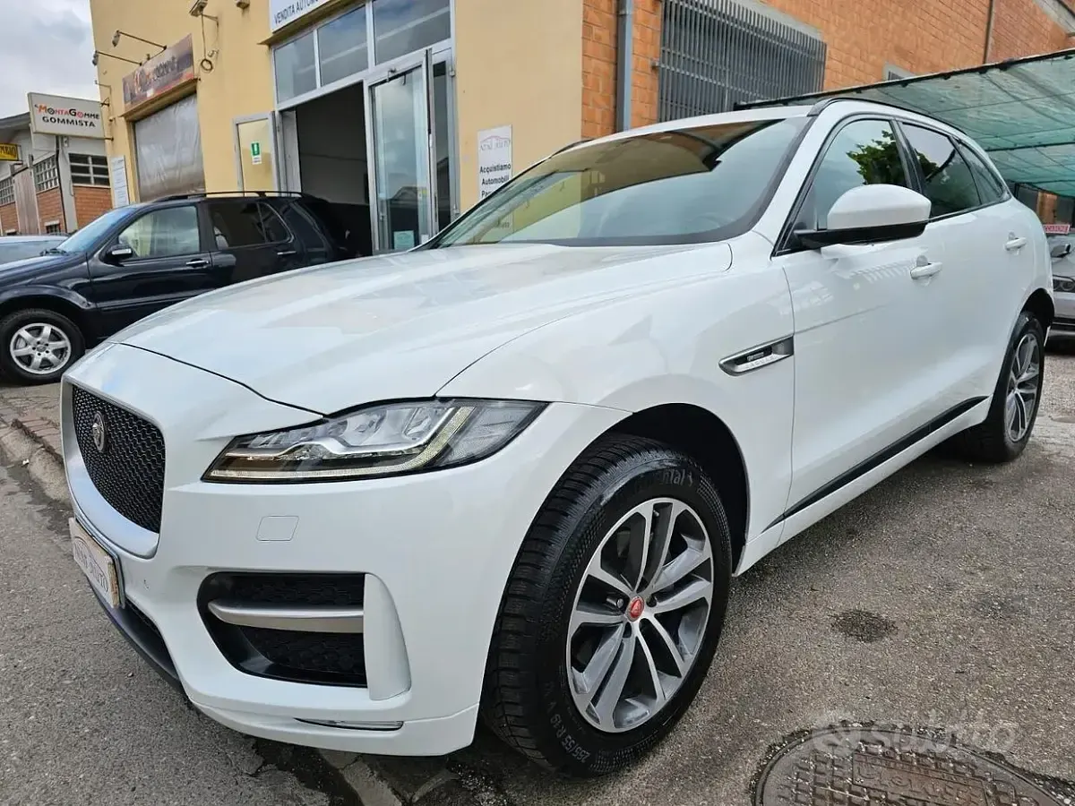 Usata Jaguar F-Pace R-Sport 241 CV (177 kW) 2018 Bianco SUV