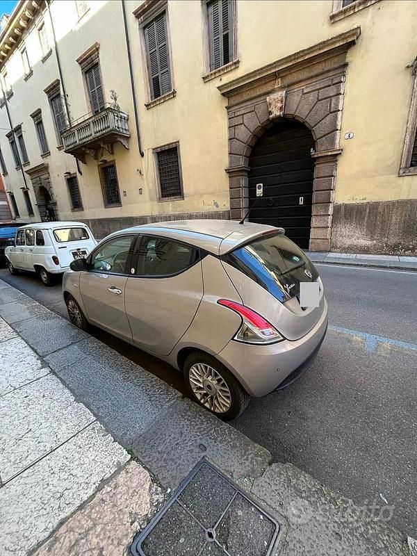Usata Lancia Ypsilon 69 CV (50 kW) 2014 Utilitaria