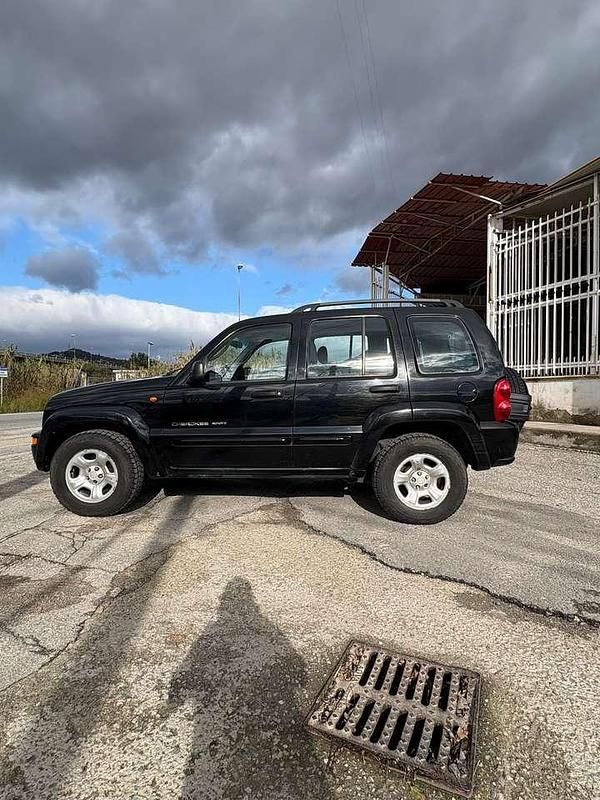 Usata Jeep Cherokee Sport 143 CV (105 kW) 2002 Nero SUV