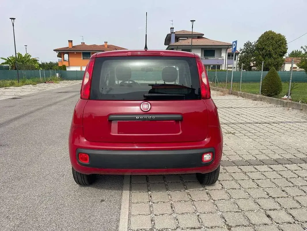 Usata Fiat Panda Pop 69 CV (50 kW) 2016 Rosso Utilitaria