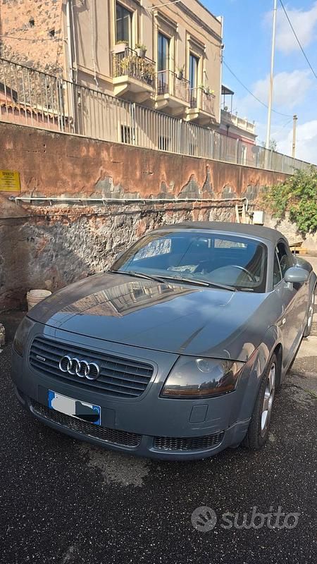 Usata Audi TT Roadster 225 CV (165 kW) 2000 Grigio Cabrio