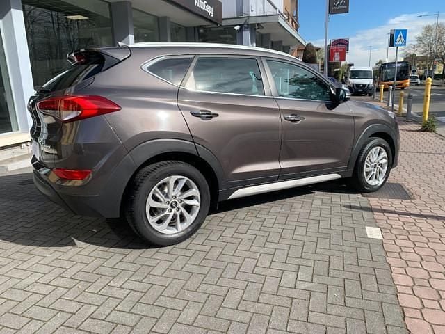 Usata Hyundai Tucson Xpossible 116 CV (85 kW) 2017 Marrone SUV