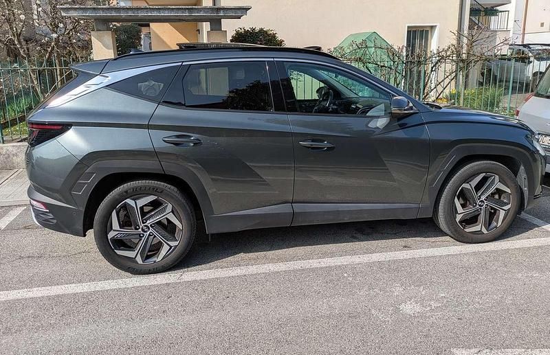 Usata Hyundai Tucson 179 CV (131 kW) 2024 Verde SUV