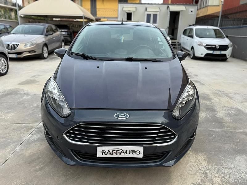 Blu Usata 2014 Ford Fiesta Titanium Due volumi | 3799 € (Super prezzo) - Immagine 1/4