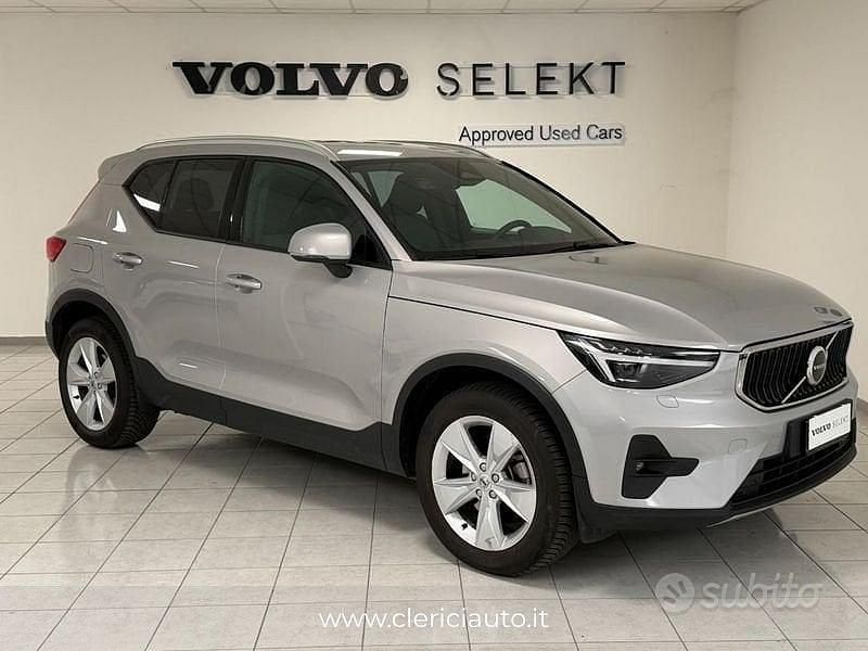Usata Volvo XC40 Core 163 CV (119 kW) 2025 Grigio SUV