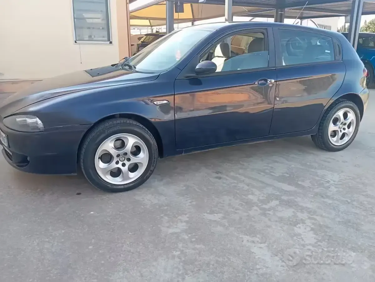 Usata Alfa Romeo 147 120 CV (88 kW) 2008 Nero Utilitaria