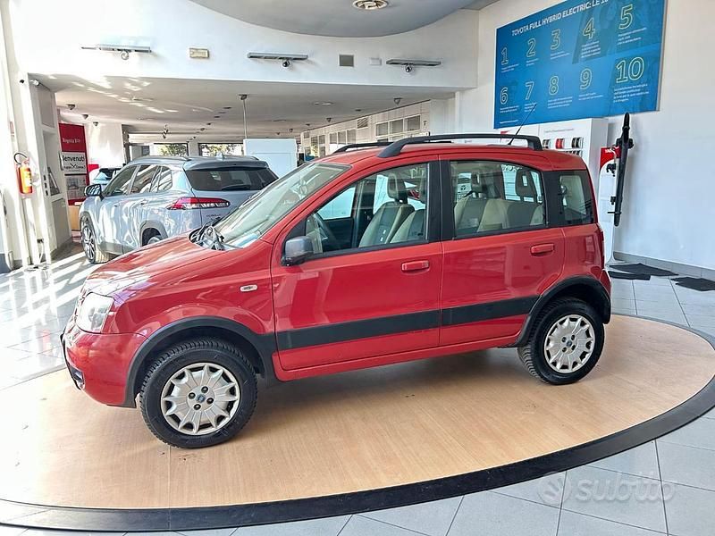 Usata Fiat Panda 4x4 Climbing 60 CV (44 kW) 2007 Rosso Utilitaria