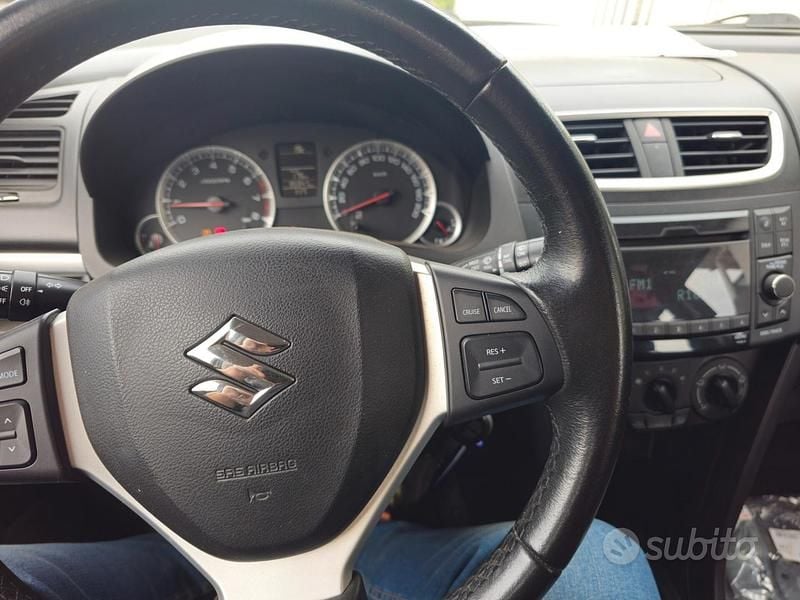 Usata Suzuki Swift 94 CV (69 kW) 2016 Bianco Utilitaria