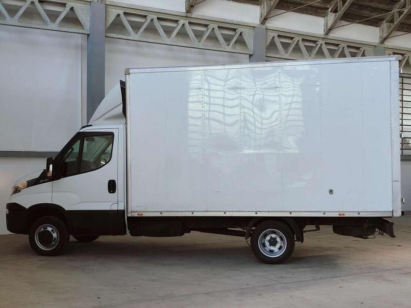 Usata Iveco Daily 136 CV (100 kW) 2019 Bianco Berlina