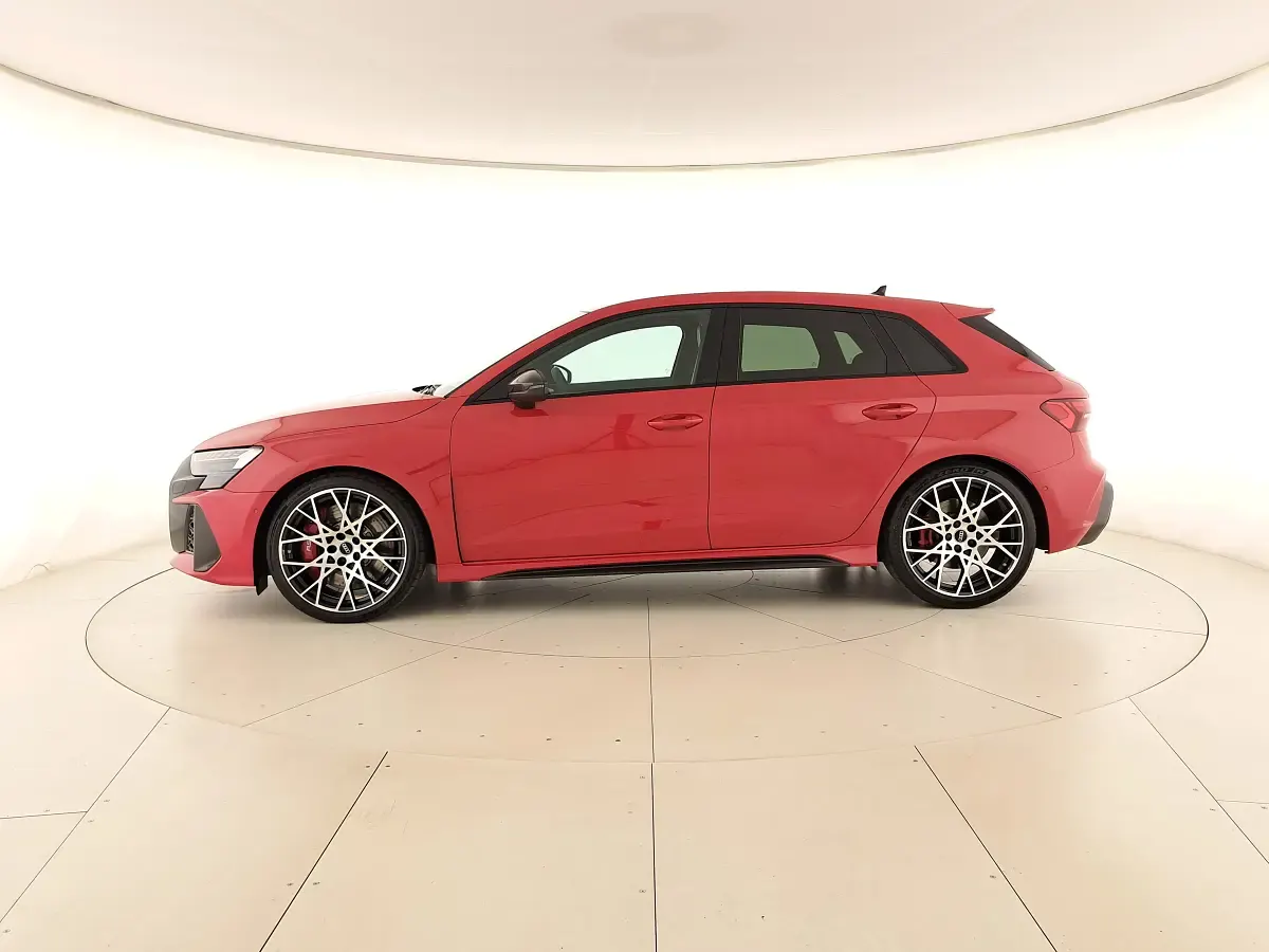 Usata Audi RS3 Comfort 400 CV (294 kW) 2025 Rosso progressivo metallizzato Berlina