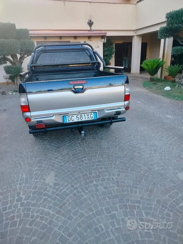 Usata Mitsubishi L 115 CV (84 kW) 2006 Cabrio