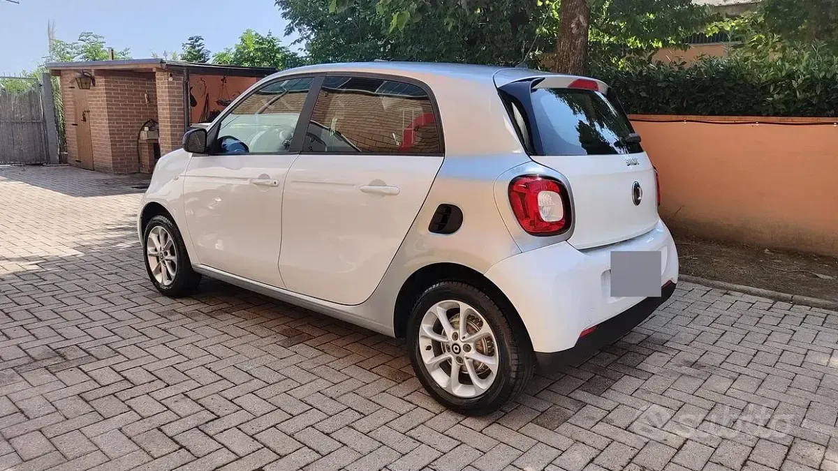 Usata Smart ForFour 71 CV (52 kW) 2017 Bianco Utilitaria
