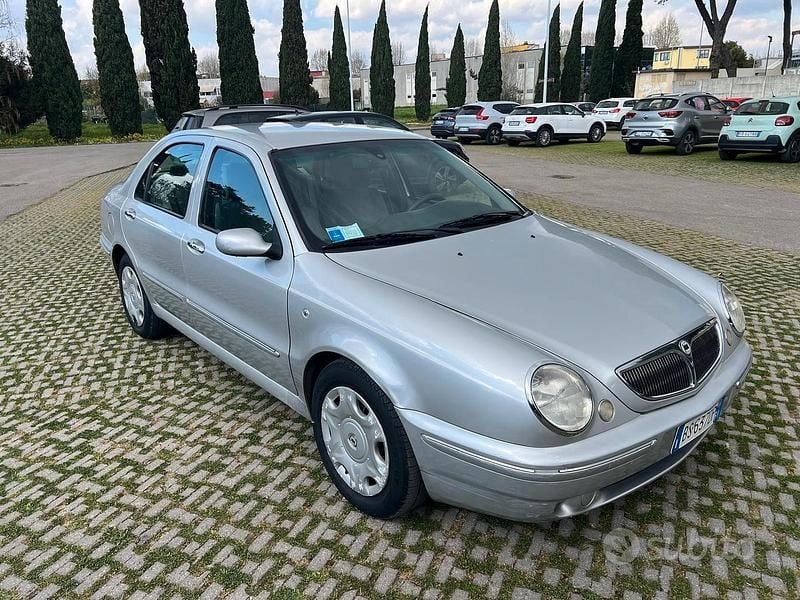 Usata Lancia Lybra 131 CV (96 kW) 2001 Grigio Berlina