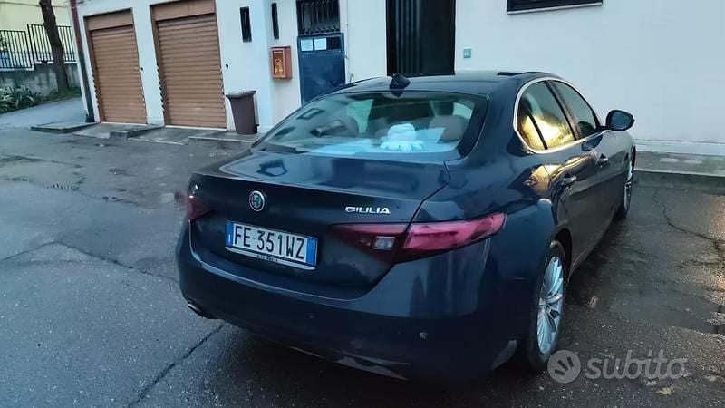 Usata Alfa Romeo Giulia Business 150 CV (110 kW) 2016 Blu Berlina