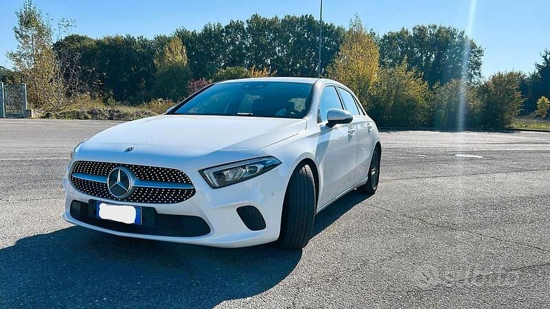 Bianco Usata 2020 Mercedes A180 Tre volumi | 24.500 € (Buon prezzo) - Immagine 1/4