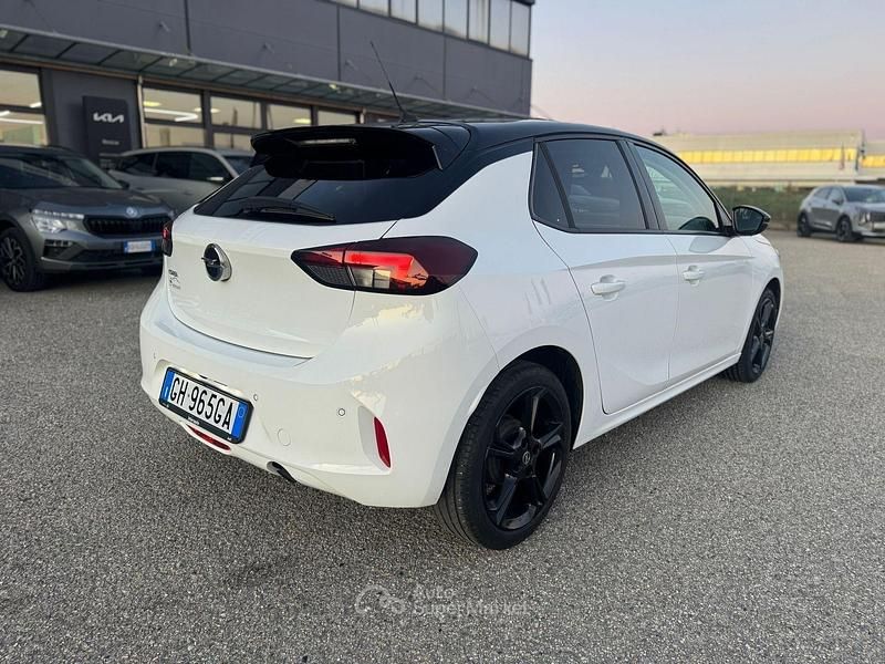 Usata Opel Corsa Design & Tech 75 CV (55 kW) 2022 Bianco Utilitaria