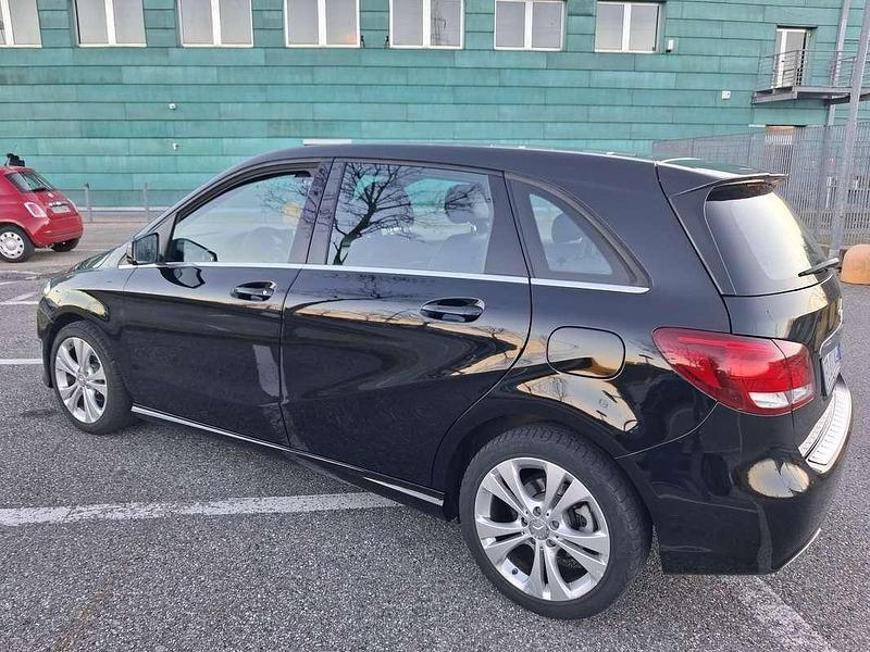 Usata Mercedes B180 Premium 109 CV (80 kW) 2016 Monovolume
