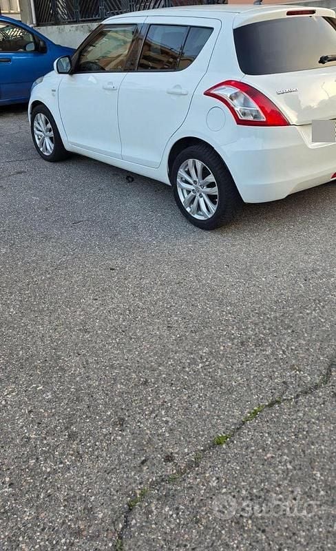 Usata Suzuki Swift 75 CV (55 kW) 2013 Bianco Utilitaria